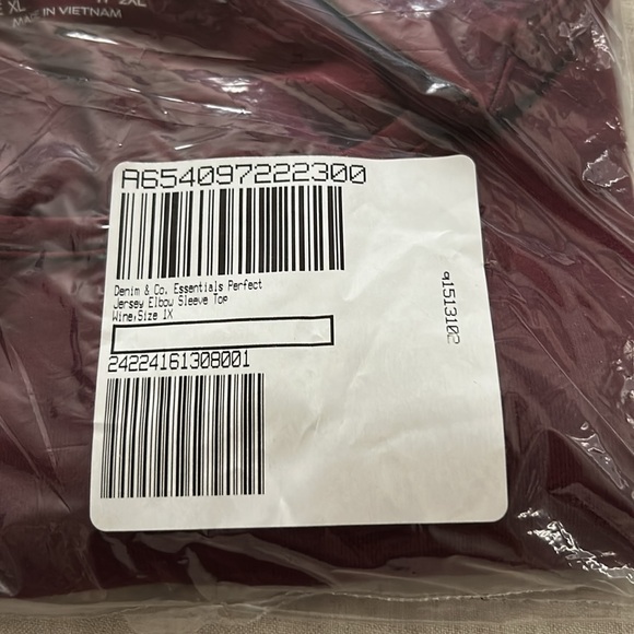 Denim & Co. Essentials Perfect Jersey Elbow Sleeve Top - Picture 3 of 4